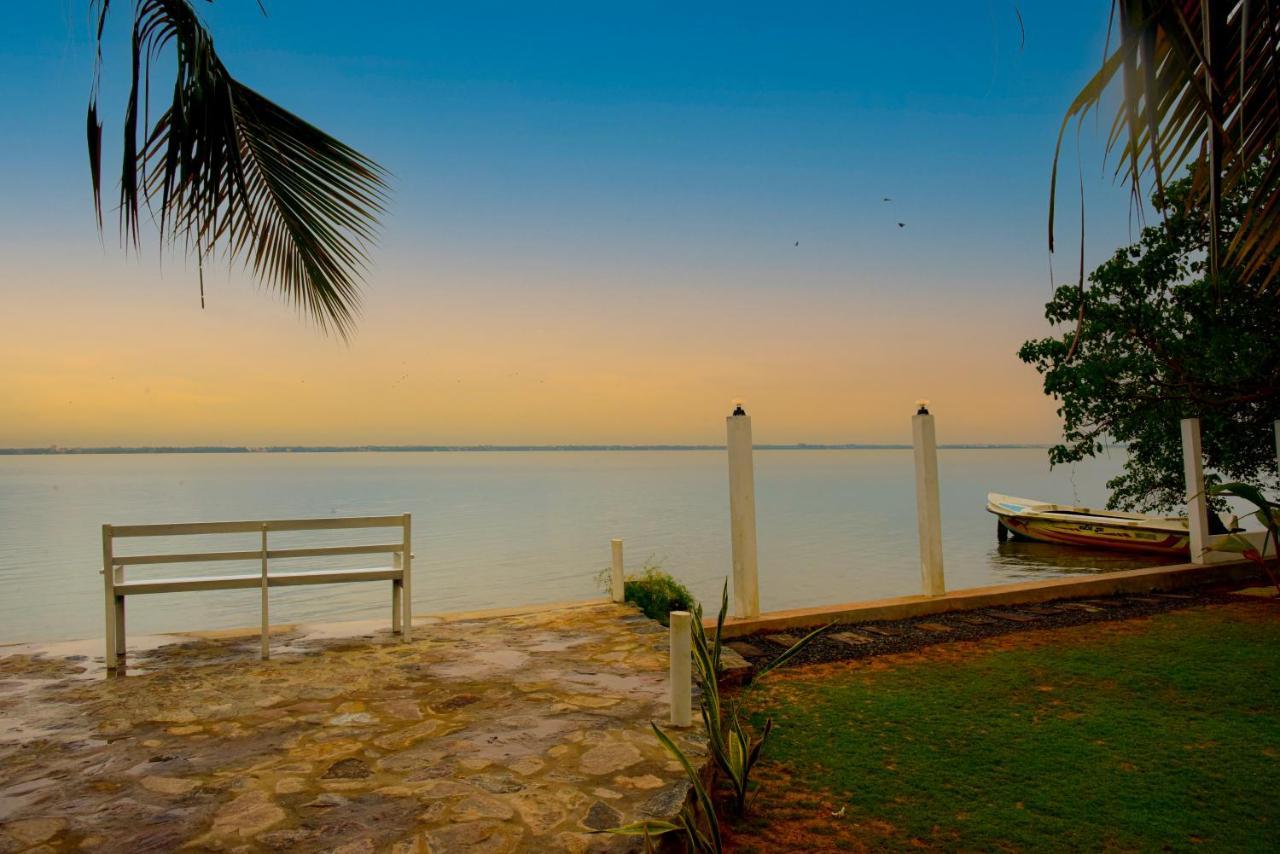 Hiru Lagoon Negombo Exterior photo